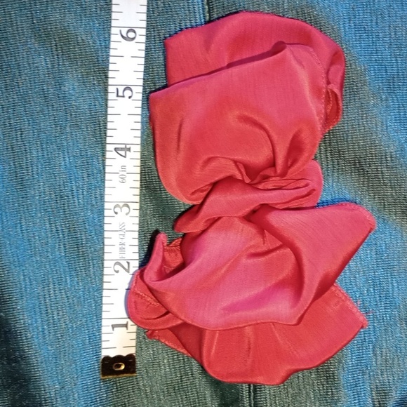 Fabric Barrettes (2), Red, Pre-owned - Picture 4 of 7